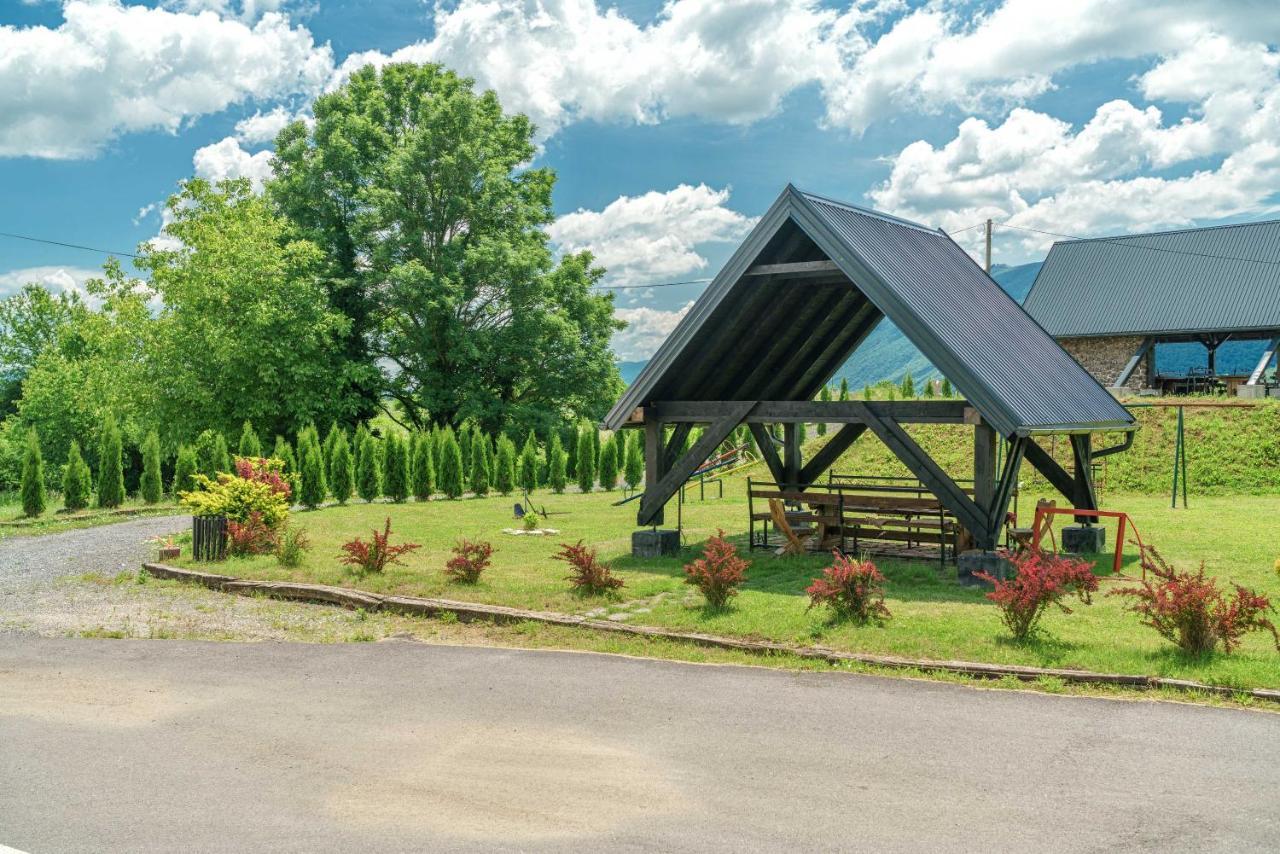 Resort Big House Plitvicka Jezera Licko Petrovo Selo Ngoại thất bức ảnh
